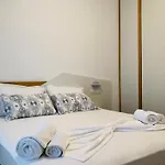 Himara Seaside Apartment